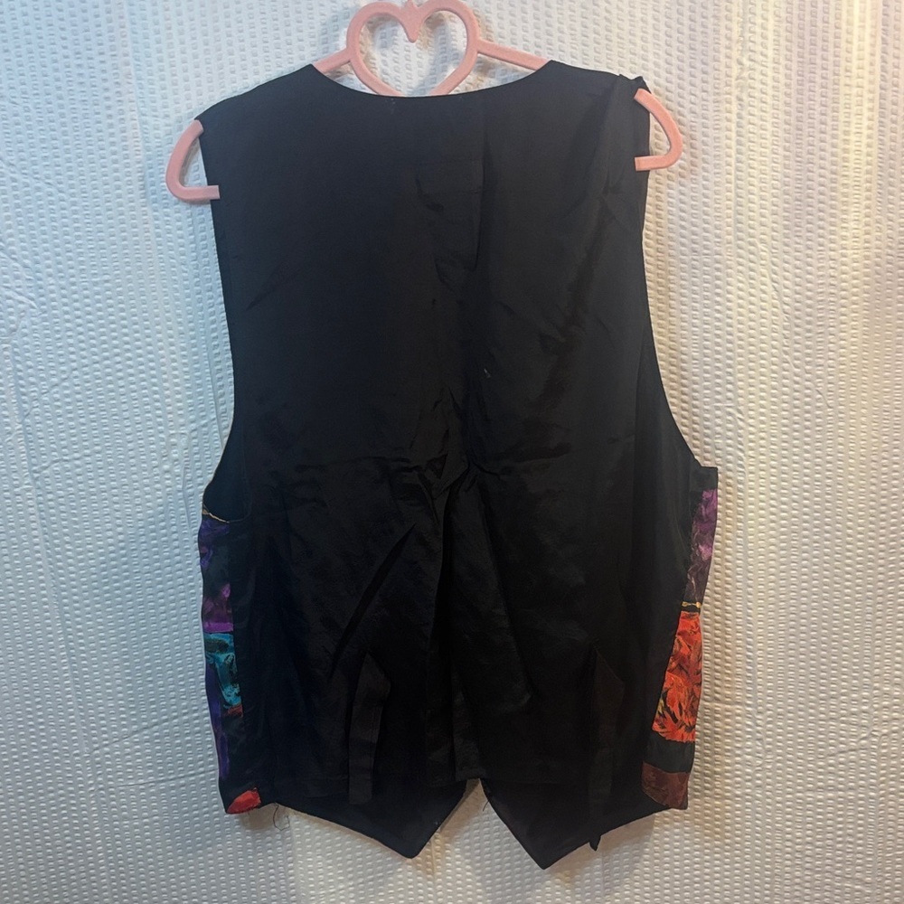 Colorful Abstract Patterned Vest - Picture 4 of 4
